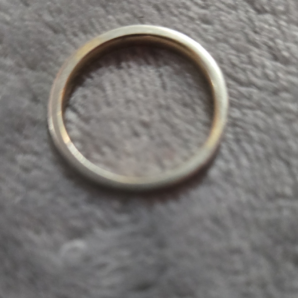 Elegant Gold Ring